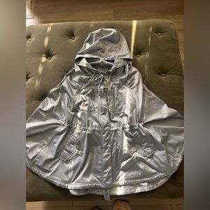 Lululemon wanderlust cape